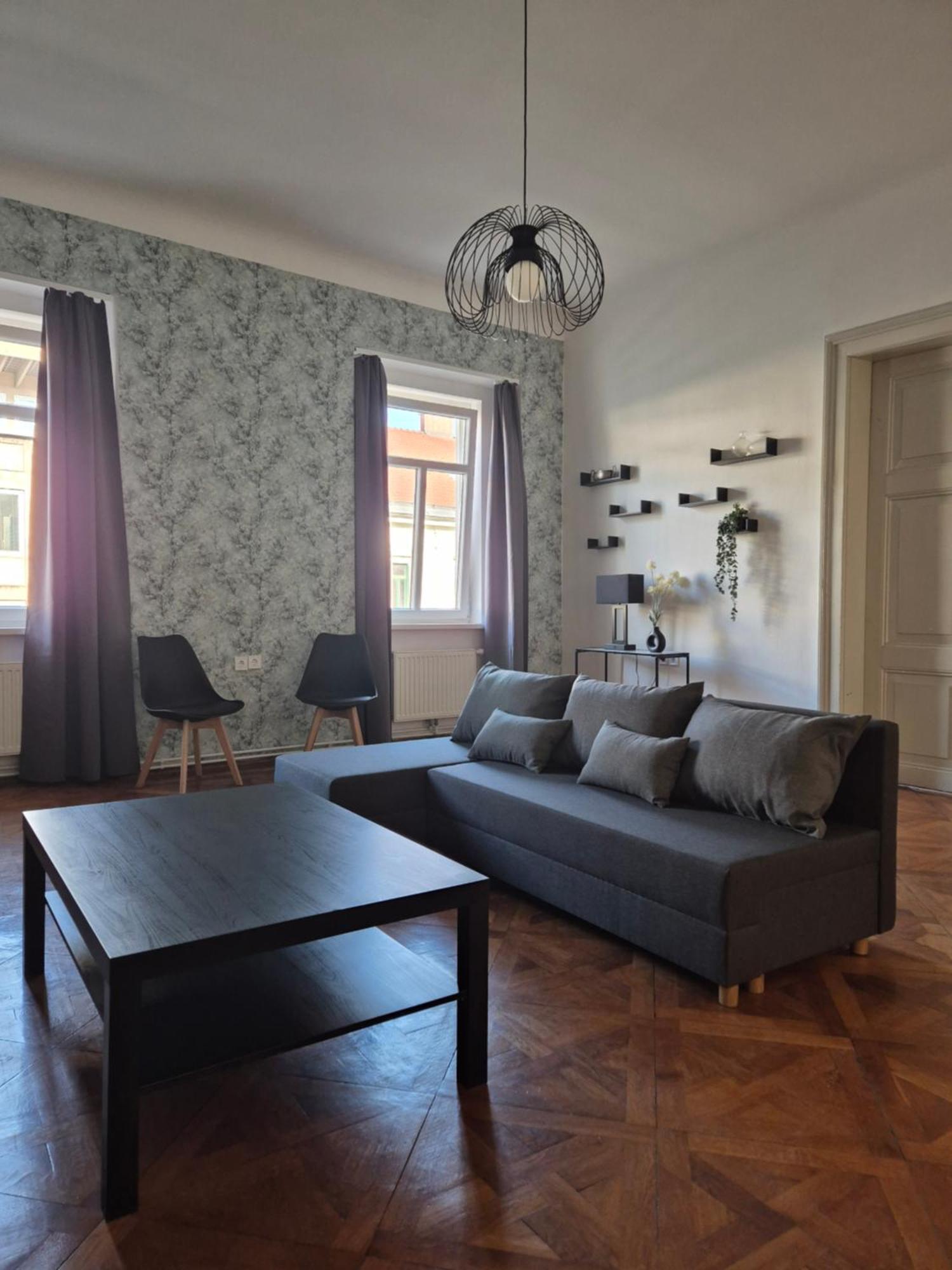 Center Flat 160m2 *